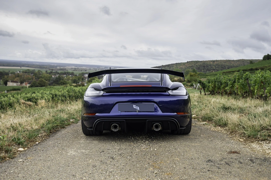 2025 Porsche 718 Cayman GT4 RS - Image 7 of 31