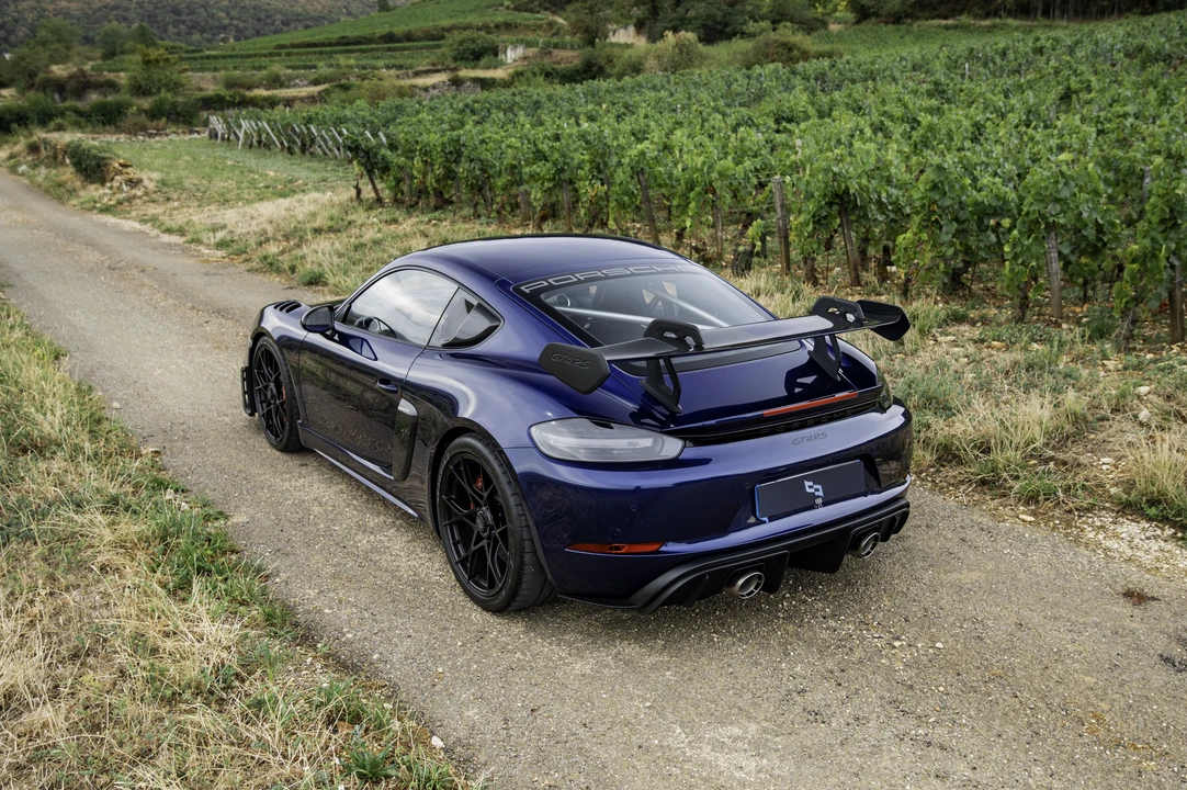 2025 Porsche 718 Cayman GT4 RS - Image 6 of 31