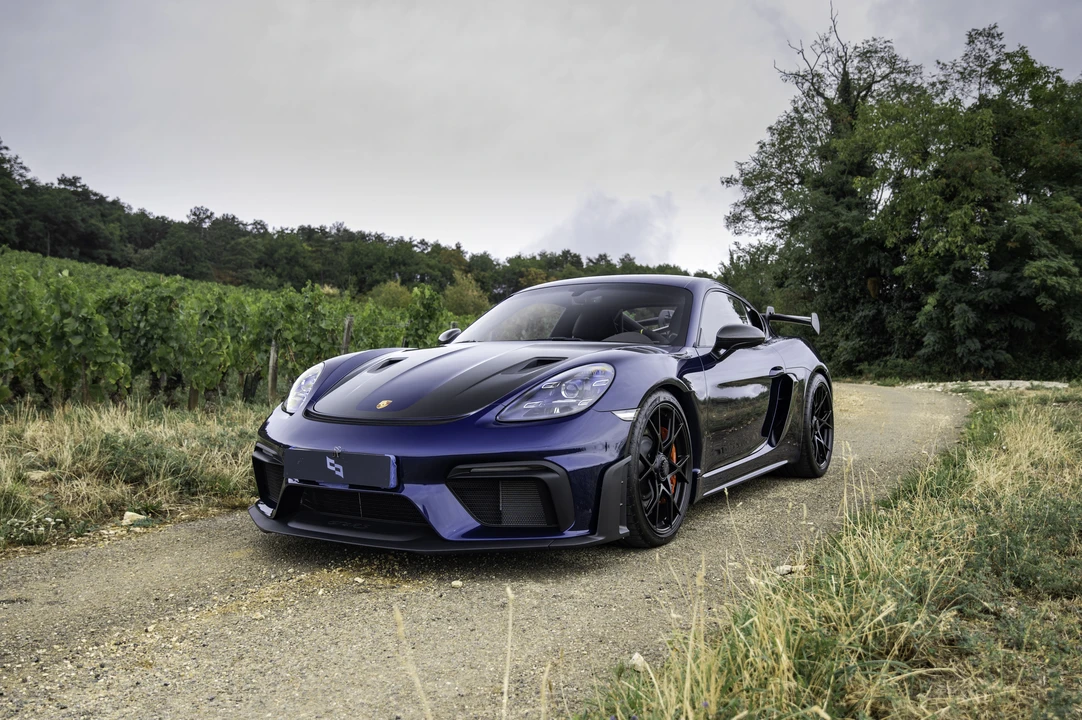 2025 Porsche 718 Cayman GT4 RS - Image 4 of 31