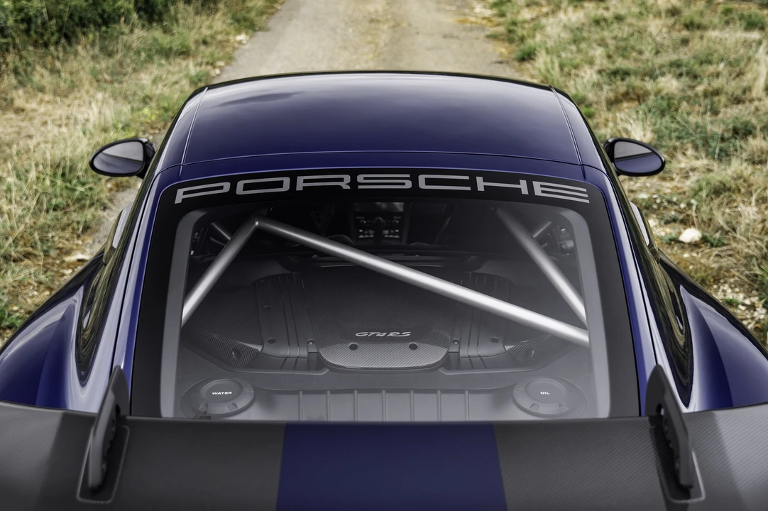 2025 Porsche 718 Cayman GT4 RS - Image 28 of 31