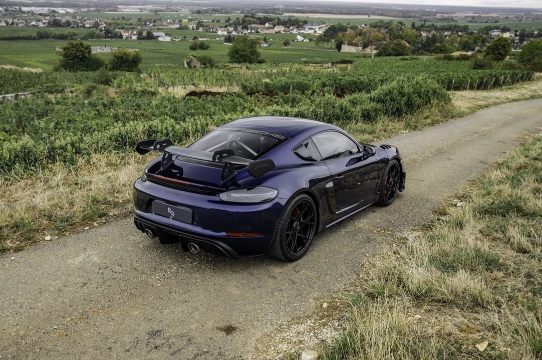 2025 Porsche 718 Cayman GT4 RS - Image 10 of 31