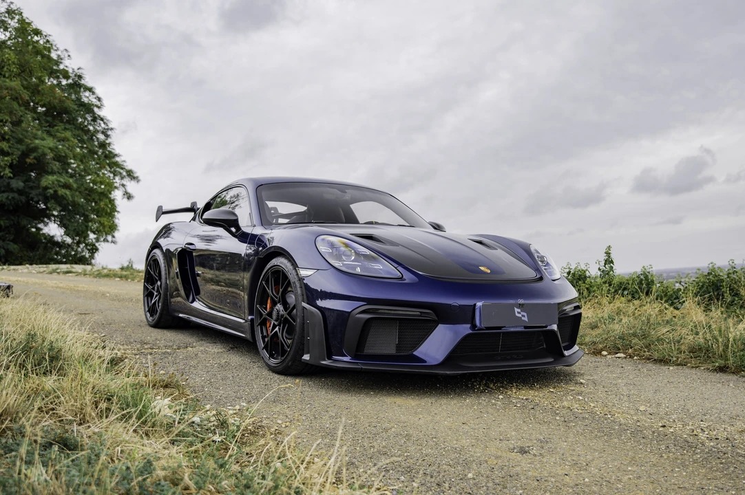2025 Porsche 718 Cayman GT4 RS - Image 11 of 31