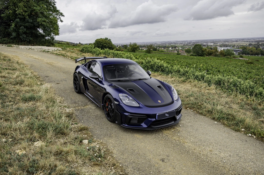 2025 Porsche 718 Cayman GT4 RS - Image 15 of 31