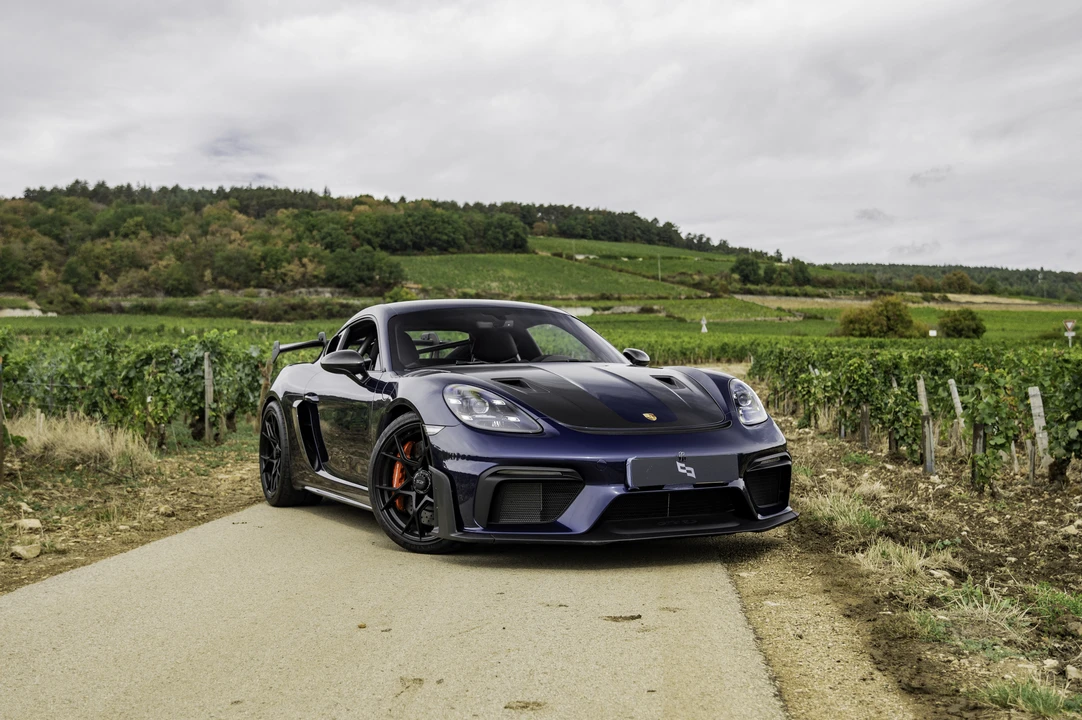 2025 Porsche 718 Cayman GT4 RS - Image 3 of 31