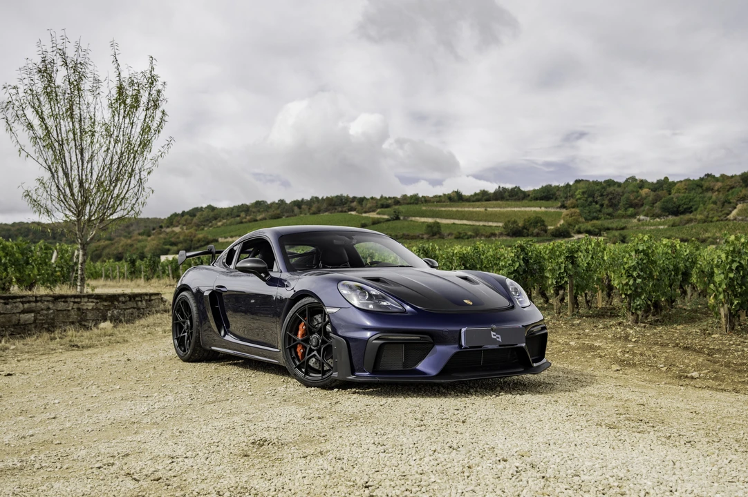 2025 Porsche 718 Cayman GT4 RS - Image 20 of 31