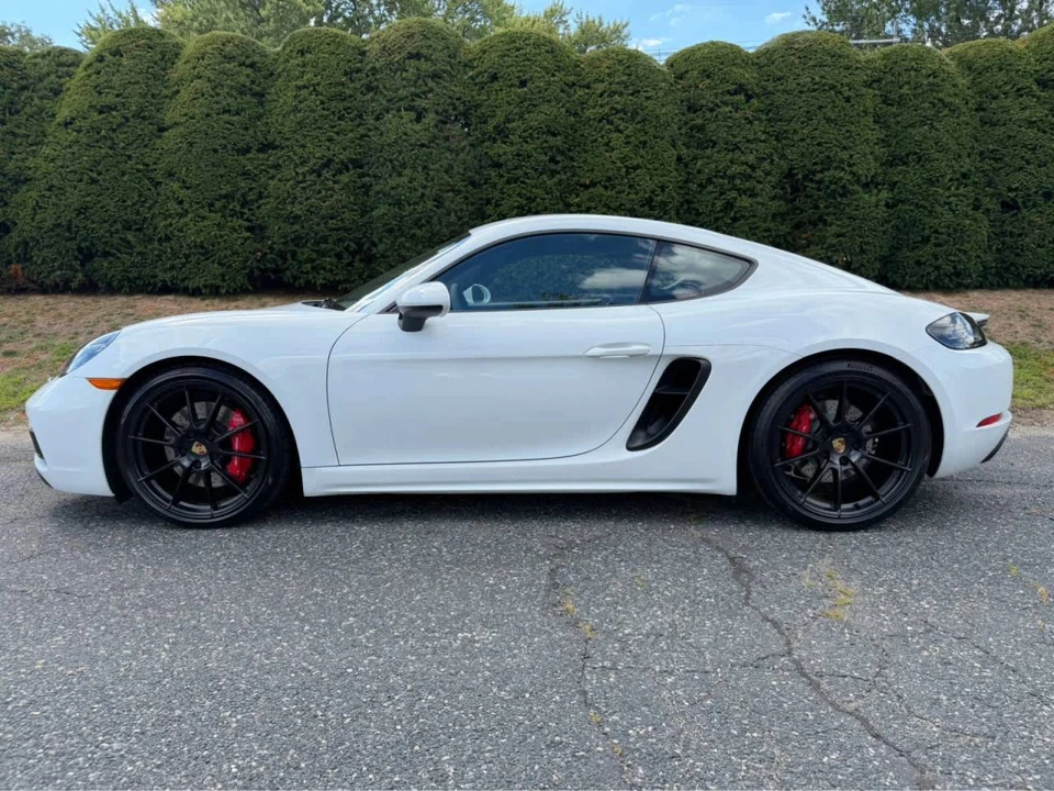 2025 Porsche 718 Cayman GTS 4.0 - Image 2 of 4