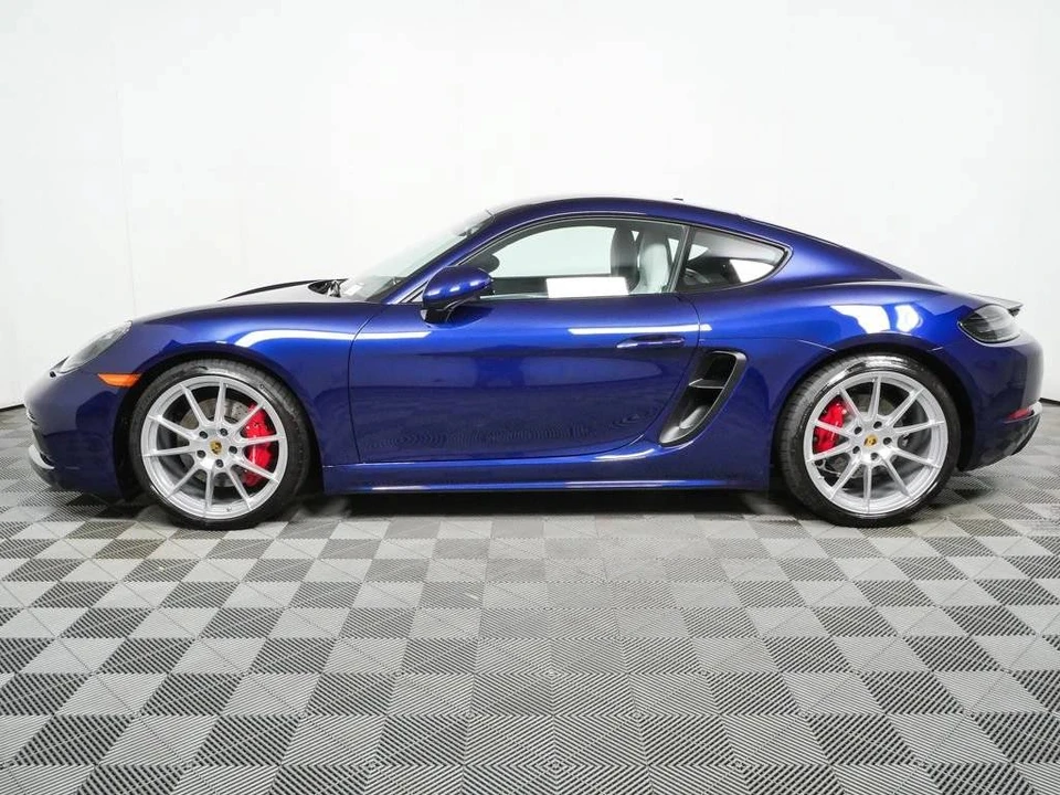 2025 Porsche 718 Cayman GTS 4.0 - Image 2 of 5