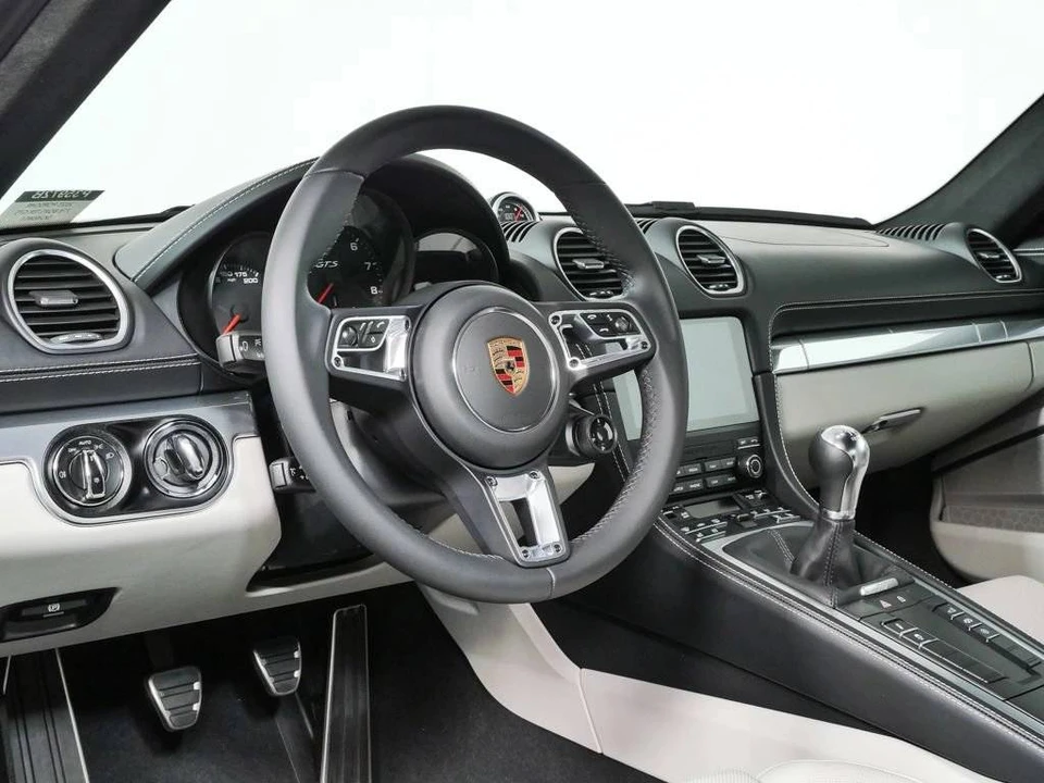 2025 Porsche 718 Cayman GTS 4.0 - Image 4 of 5