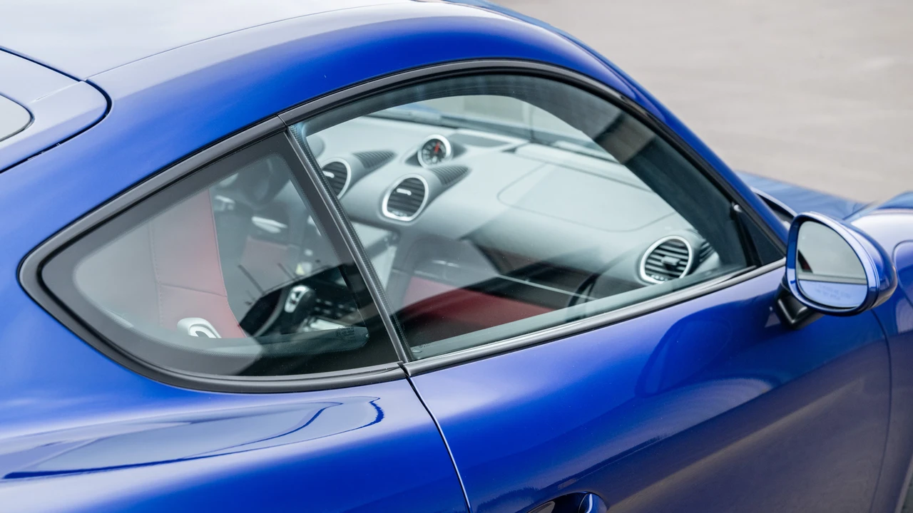 2025 Porsche 718 Cayman GTS 4.0 - Image 20 of 31