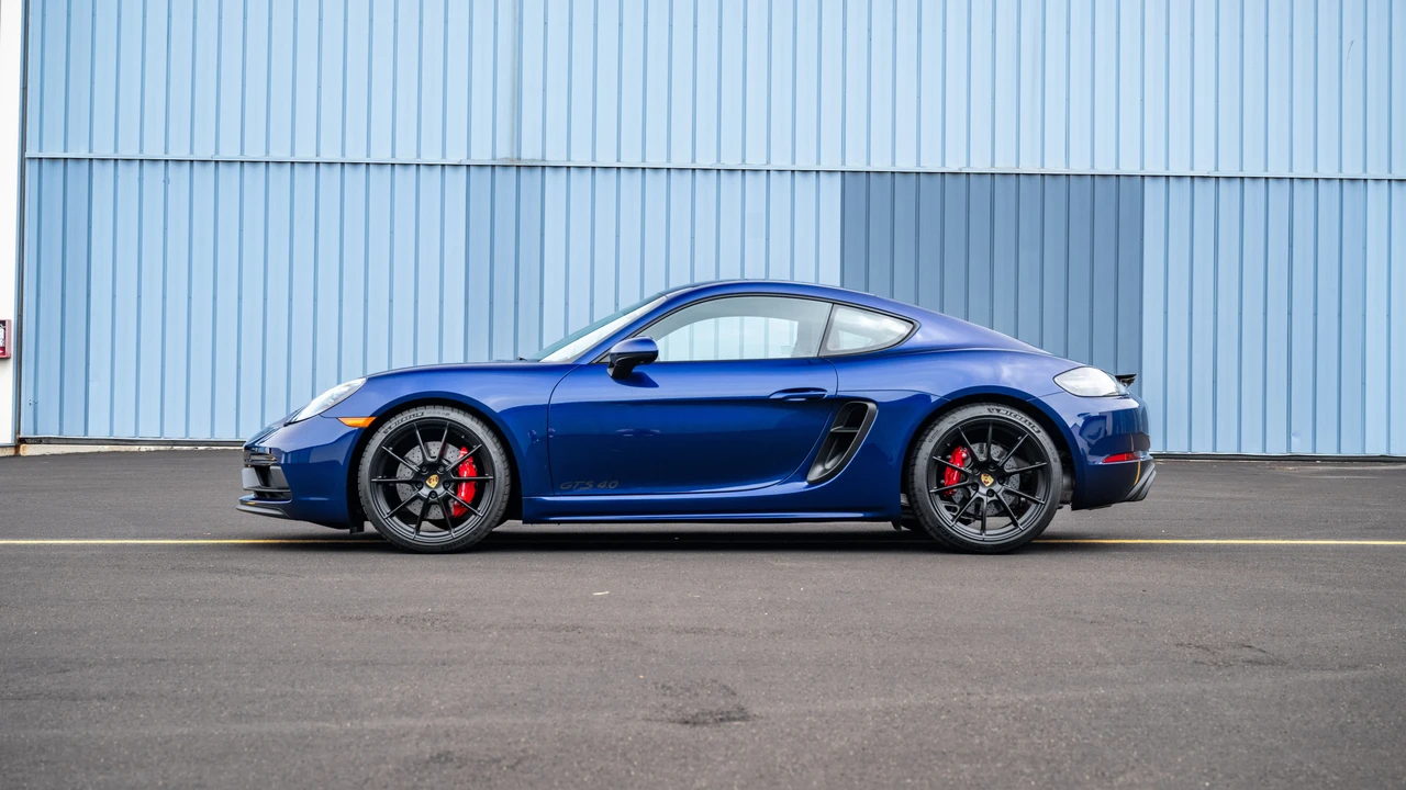 2025 Porsche 718 Cayman GTS 4.0 - Image 9 of 31