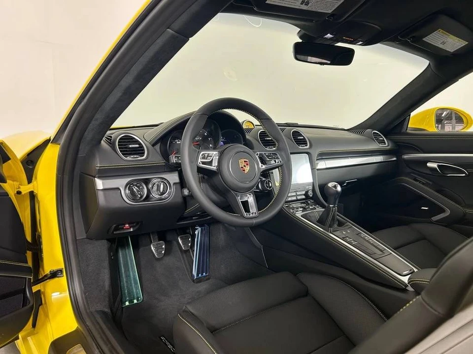 2025 Porsche 718 Cayman GTS 4.0 - Image 4 of 4
