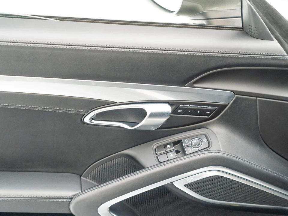 2025 Porsche 718 Cayman GTS 4.0 - Image 23 of 31