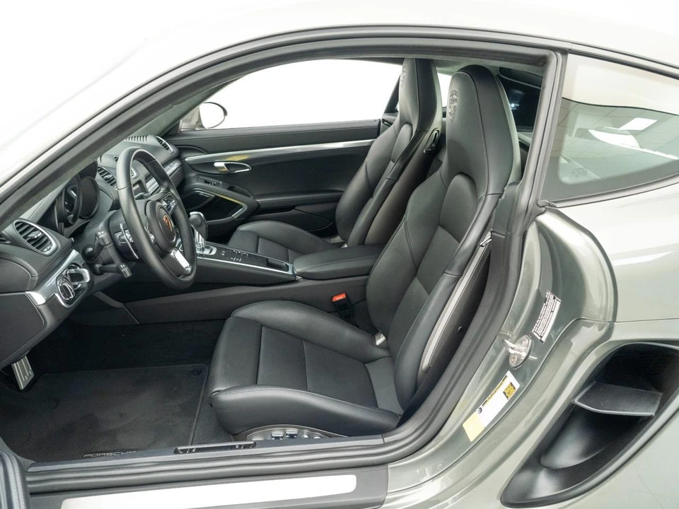 2025 Porsche 718 Cayman GTS 4.0 - Image 19 of 31