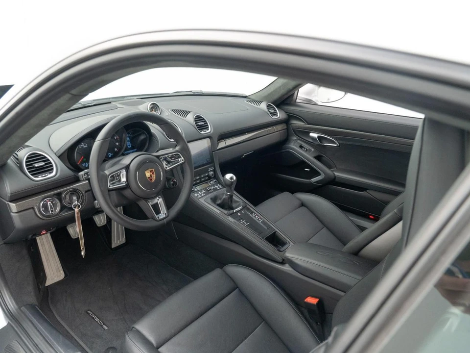 2025 Porsche 718 Cayman GTS 4.0 - Image 5 of 31