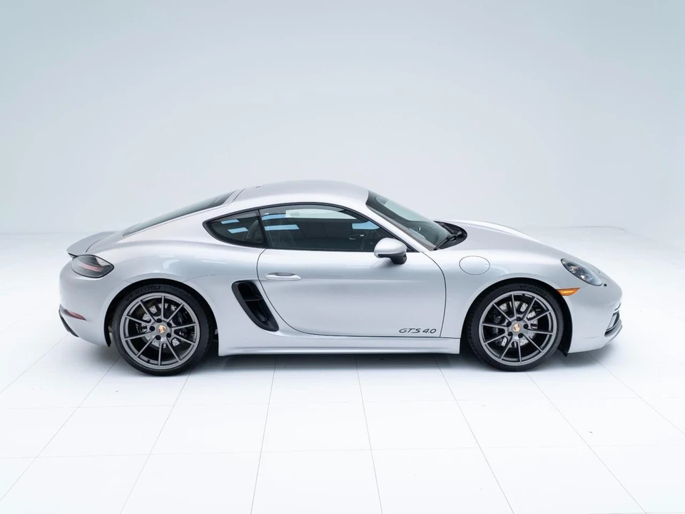2025 Porsche 718 Cayman GTS 4.0 - Image 9 of 31