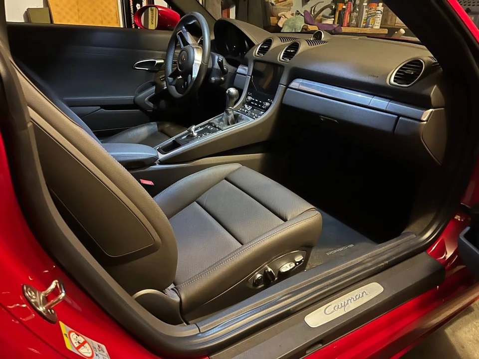 2025 Porsche 718 Cayman - Image 4 of 7