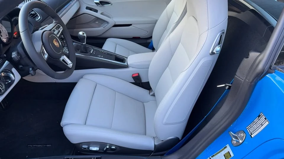 2025 Porsche 718 Cayman - Image 5 of 15