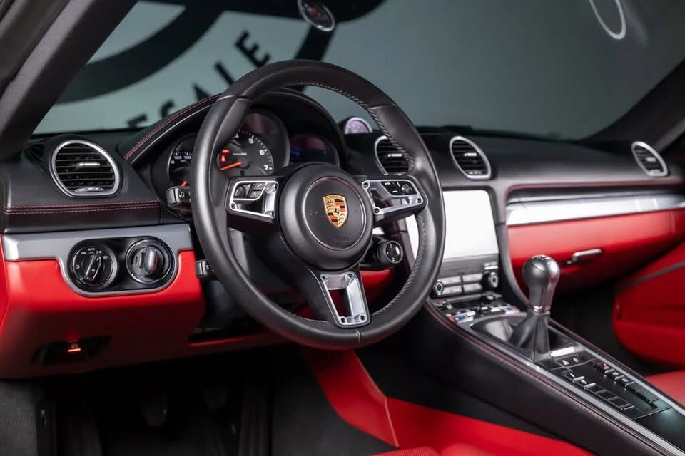 2025 Porsche 718 Cayman - Image 8 of 14