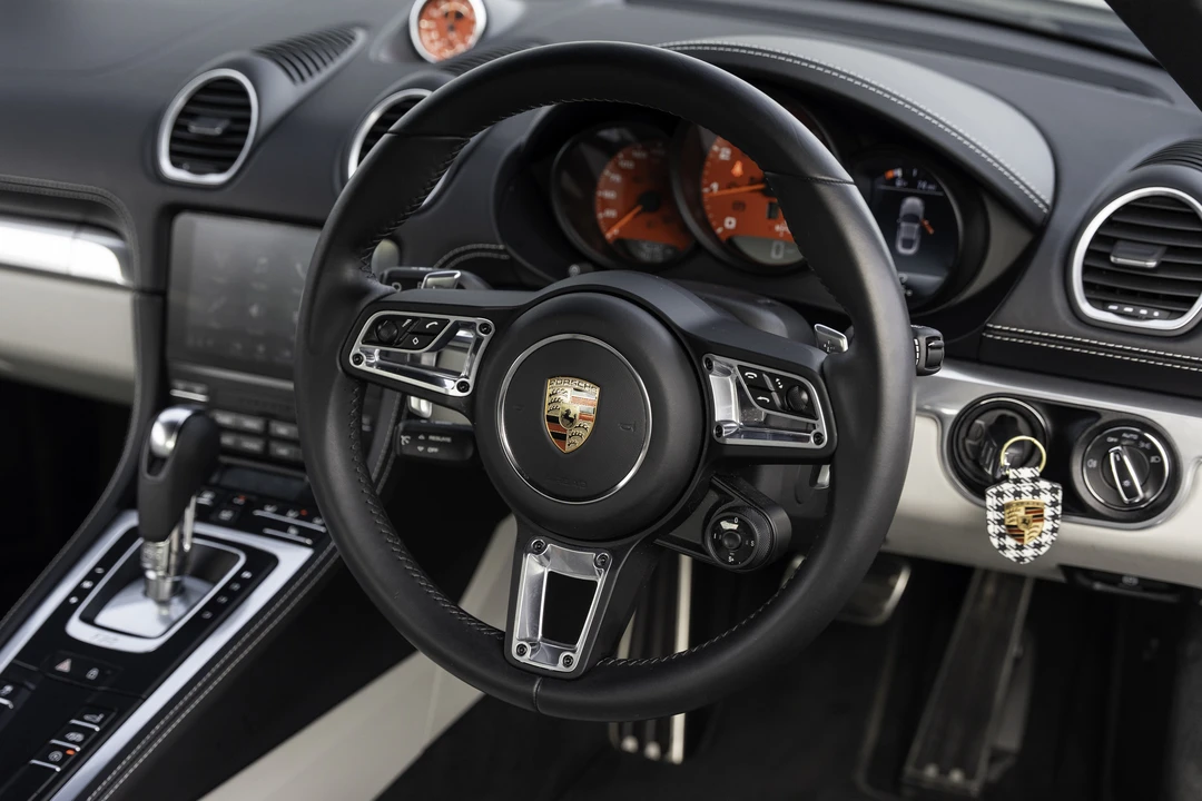 2025 Porsche 718 Cayman S - Image 4 of 6