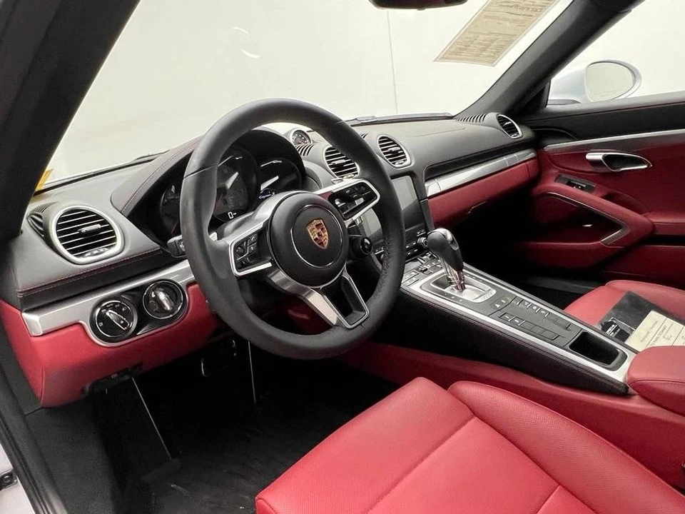 2025 Porsche 718 Cayman S - Image 4 of 5