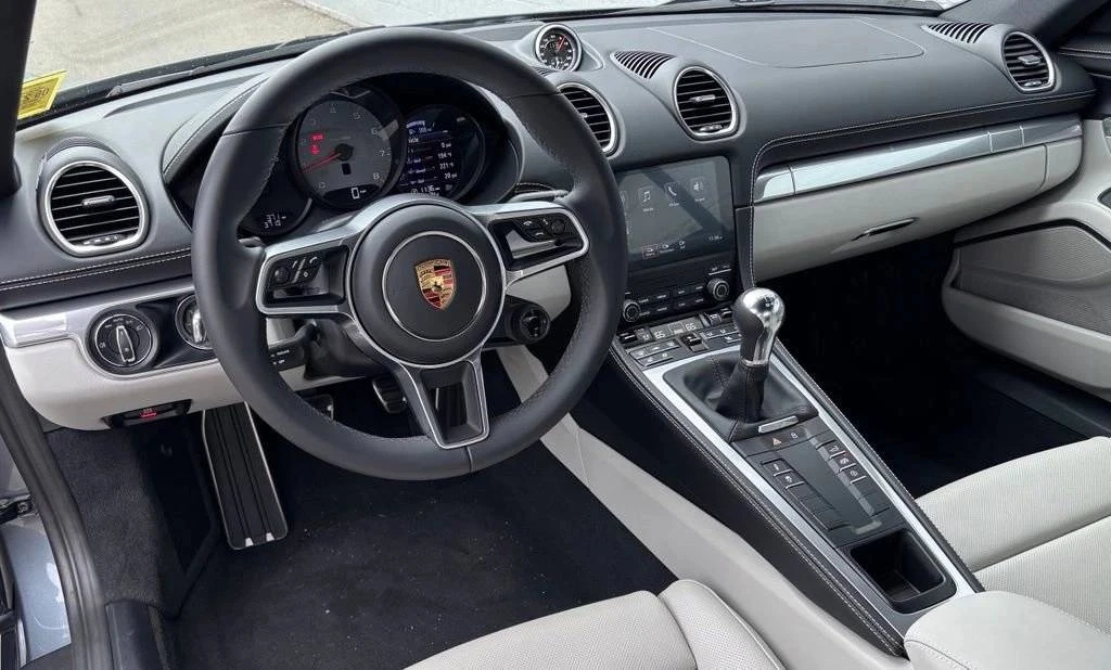 2025 Porsche 718 Cayman S - Image 4 of 5