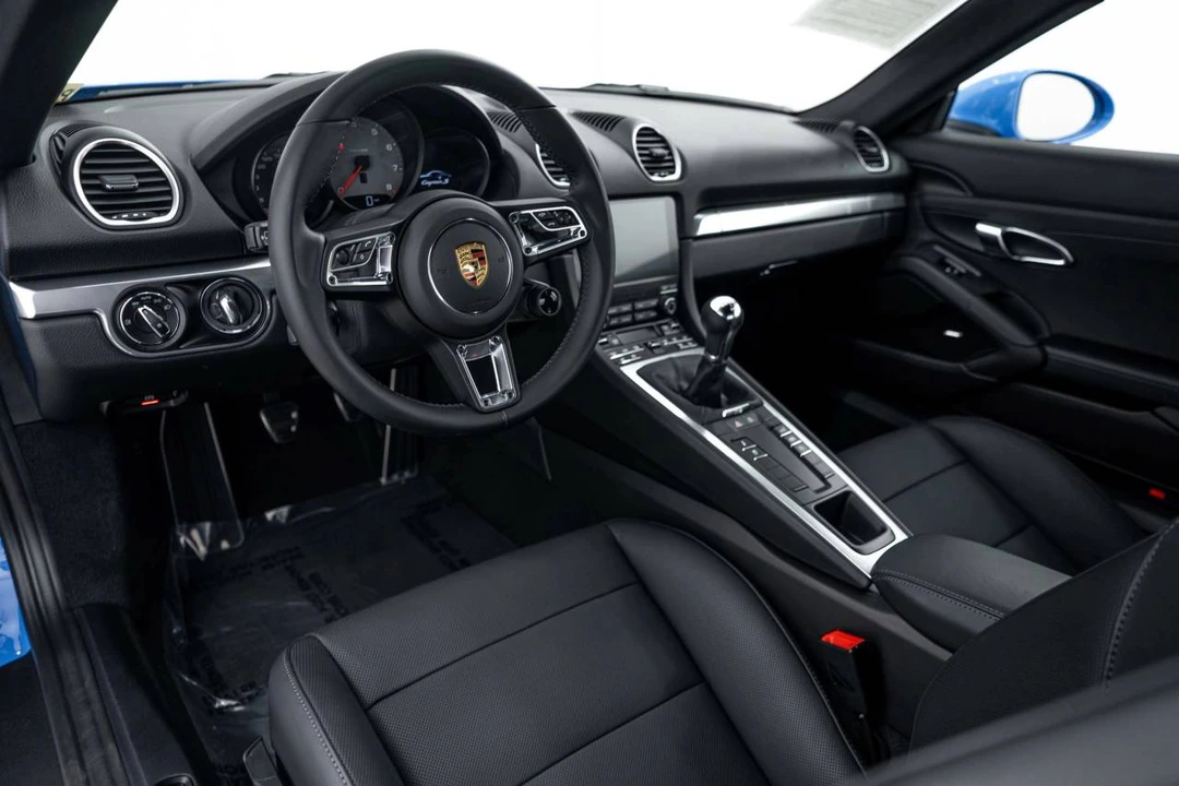 2025 Porsche 718 Cayman S - Image 4 of 4