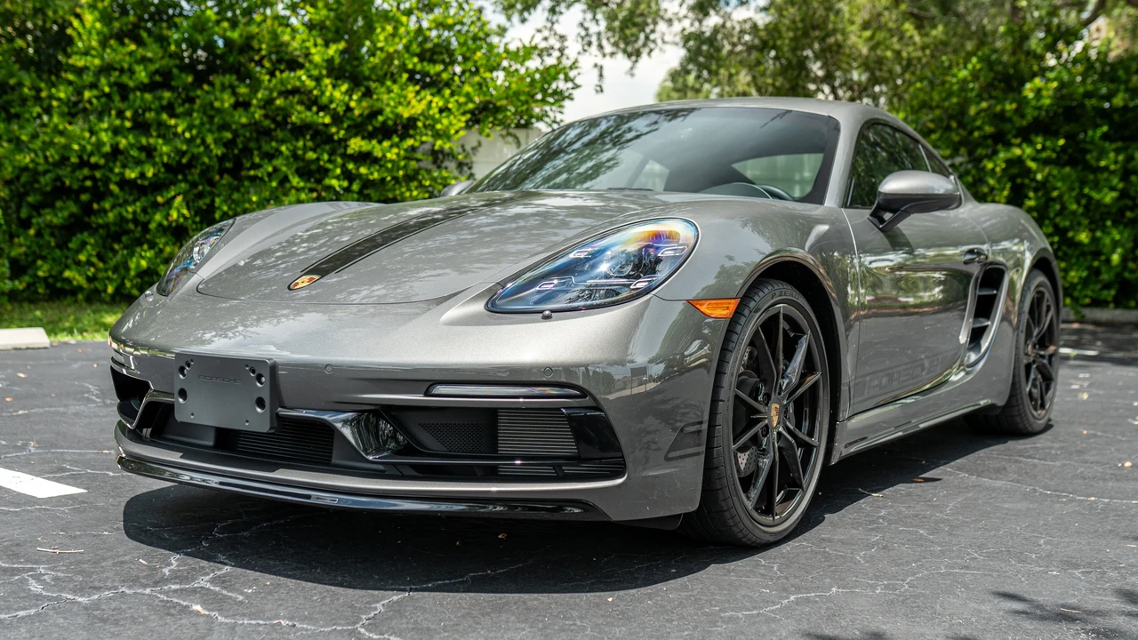 2025 Porsche 718 Cayman - Image 10 of 31