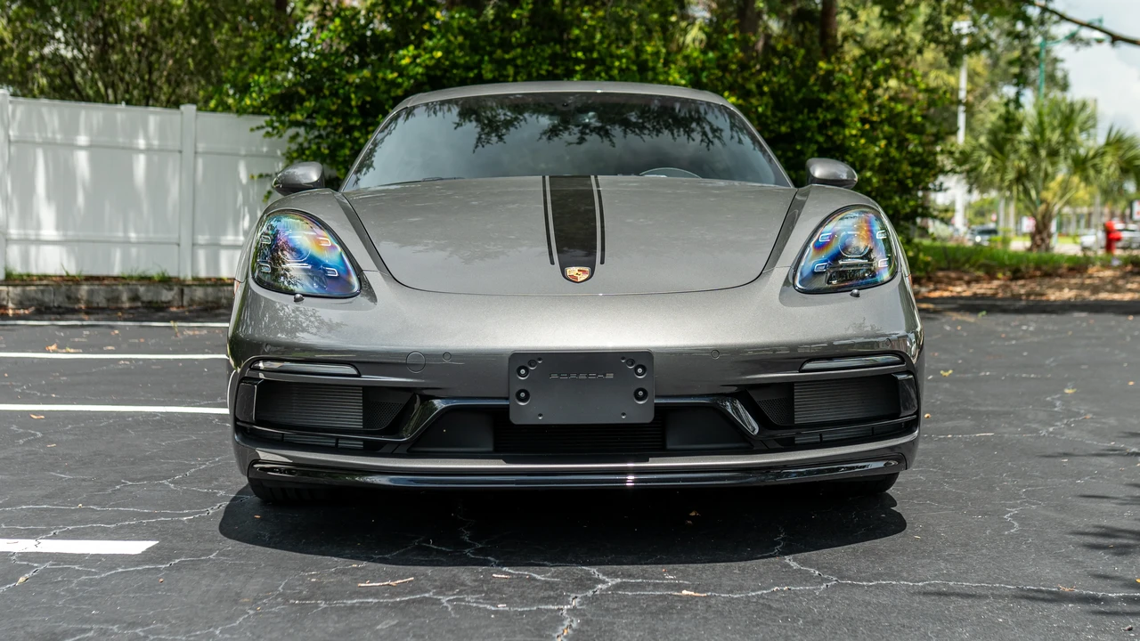 2025 Porsche 718 Cayman - Image 2 of 31