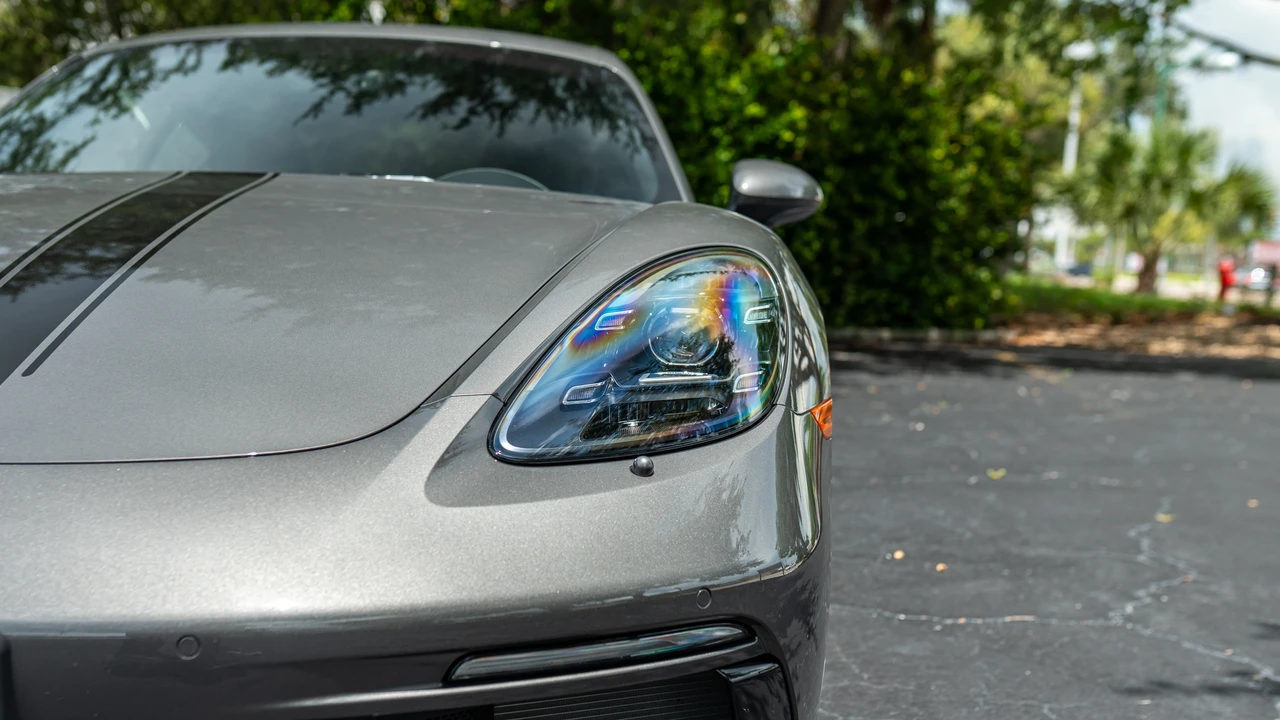 2025 Porsche 718 Cayman - Image 13 of 31