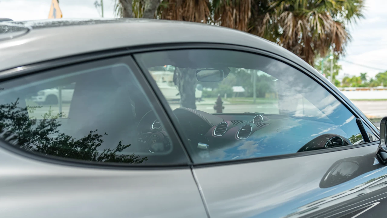 2025 Porsche 718 Cayman - Image 20 of 31