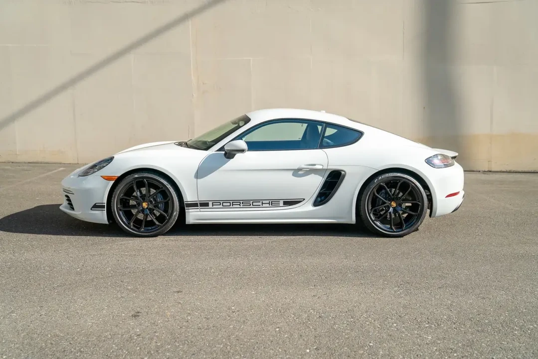 2025 Porsche 718 Cayman - Image 2 of 8