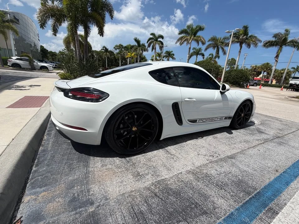 2025 Porsche 718 Cayman - Image 3 of 11