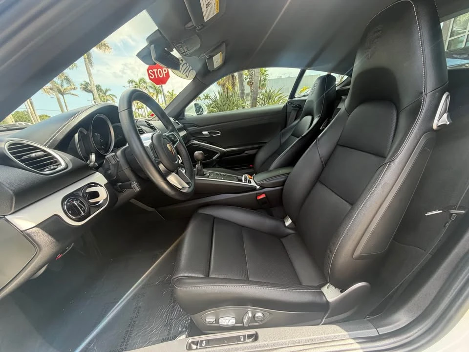2025 Porsche 718 Cayman - Image 9 of 11