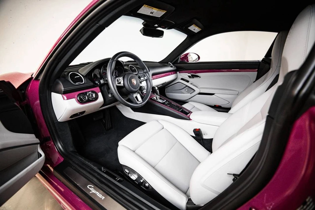 2025 Porsche 718 Cayman - Image 4 of 4