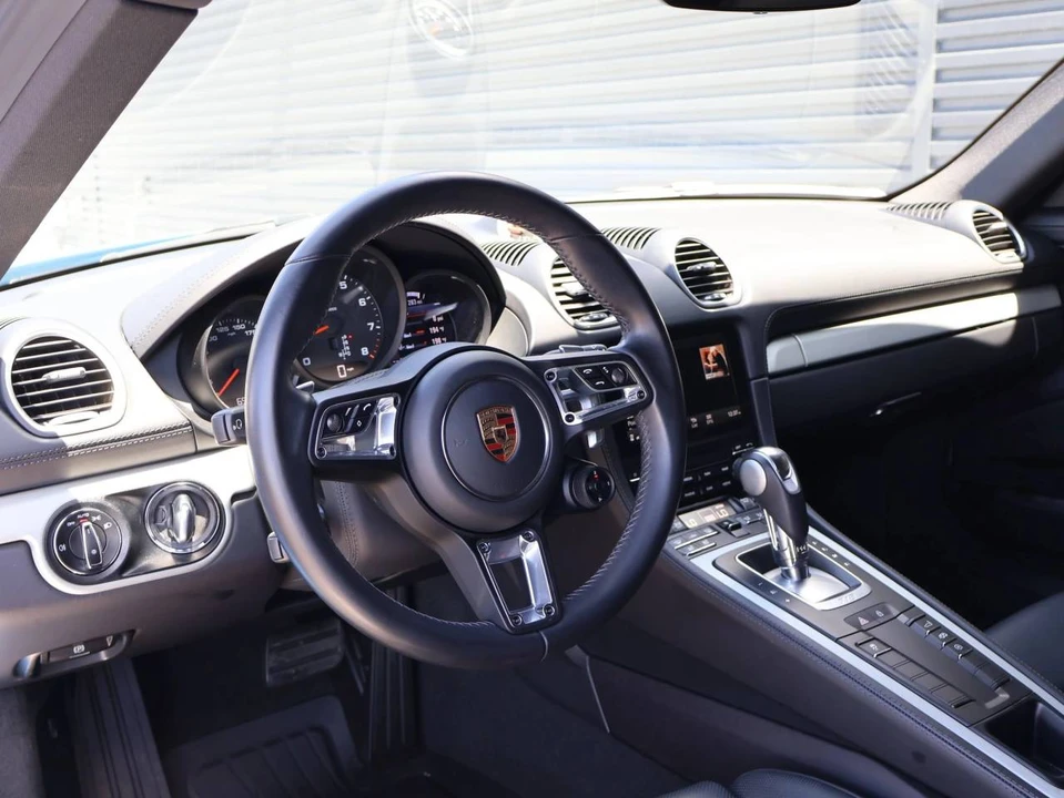 2025 Porsche 718 Cayman - Image 4 of 5