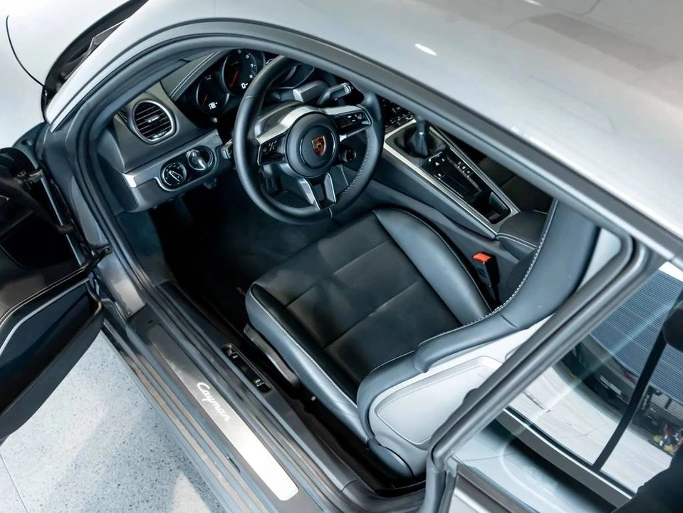 2025 Porsche 718 Cayman - Image 4 of 4