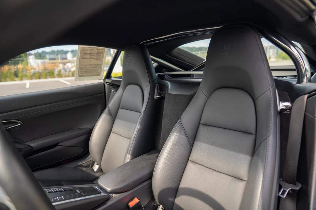 2025 Porsche 718 Cayman - Image 5 of 5