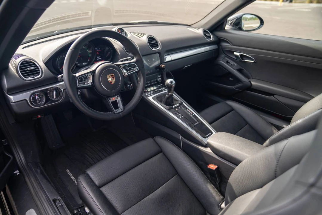 2025 Porsche 718 Cayman - Image 4 of 5