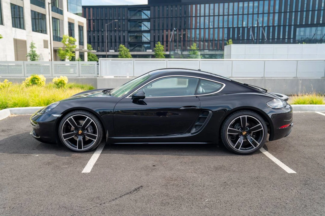 2025 Porsche 718 Cayman - Image 2 of 5