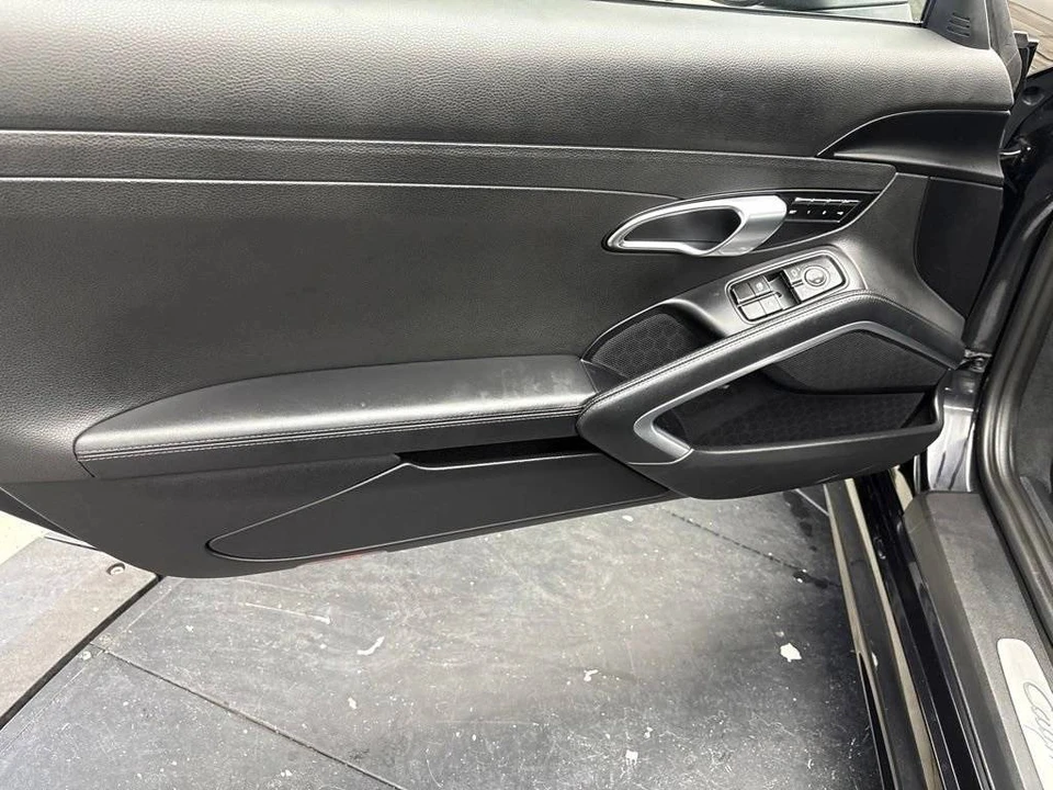2025 Porsche 718 Cayman - Image 3 of 4
