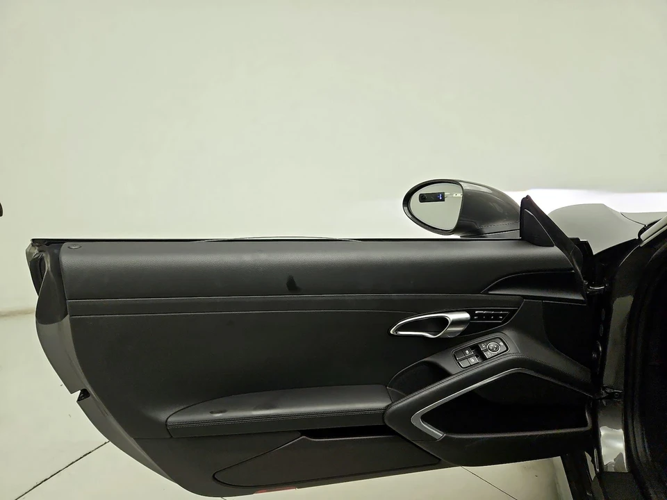 2025 Porsche 718 Cayman - Image 13 of 22