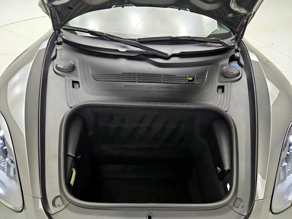 2025 Porsche 718 Cayman - Image 19 of 22