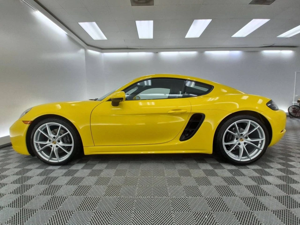 2025 Porsche 718 Cayman - Image 2 of 5