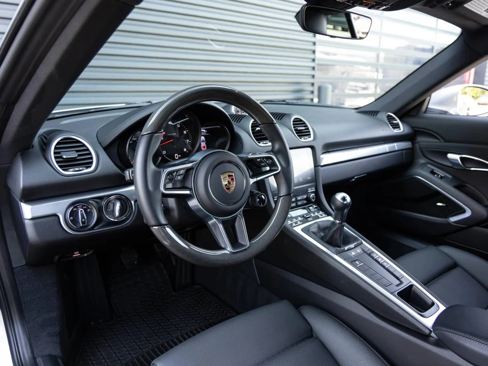 2025 Porsche 718 Cayman - Image 4 of 5