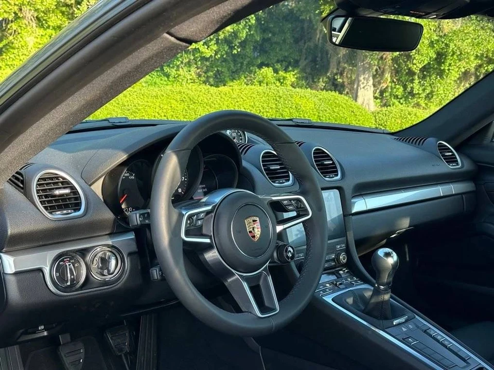 2025 Porsche 718 Cayman - Image 4 of 5