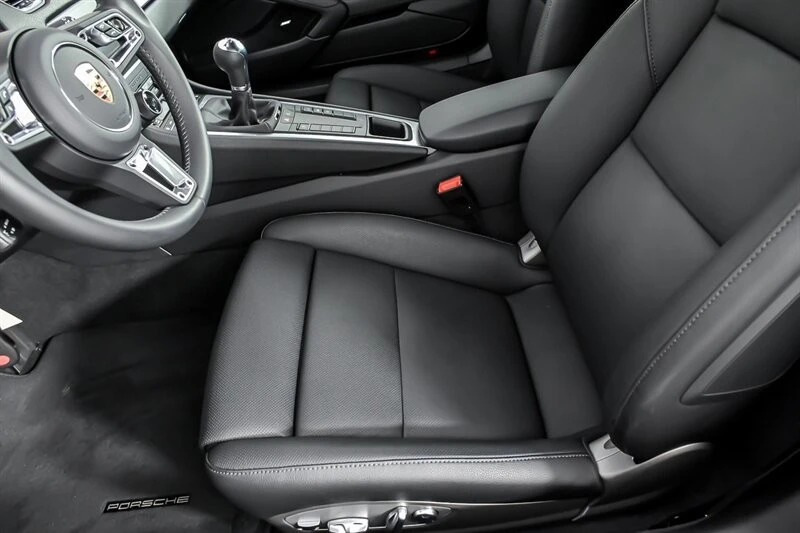 2025 Porsche 718 Cayman - Image 16 of 31