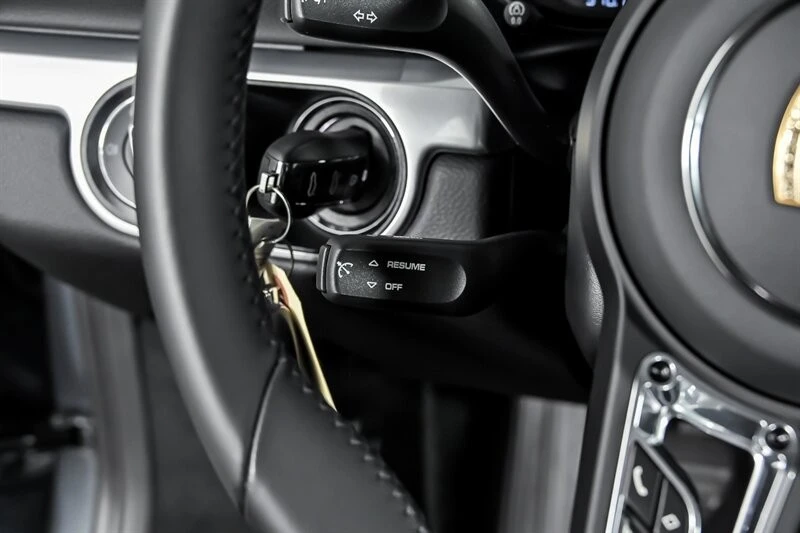 2025 Porsche 718 Cayman - Image 23 of 31