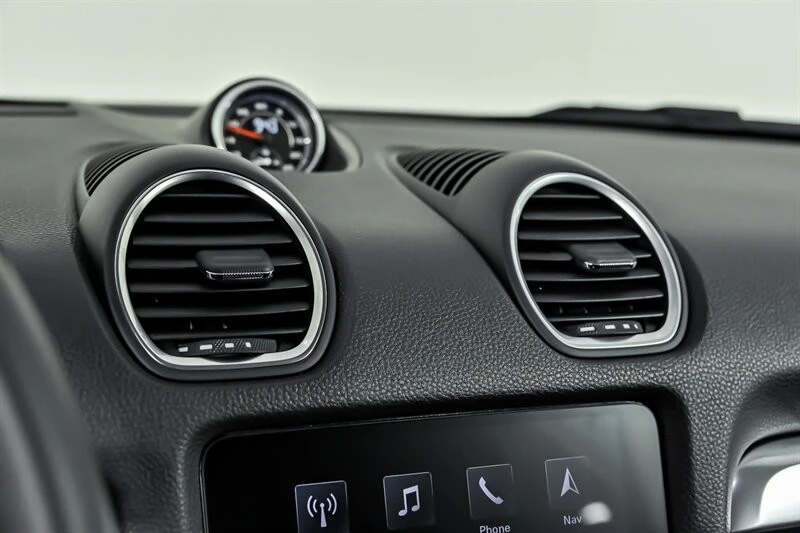 2025 Porsche 718 Cayman - Image 26 of 31