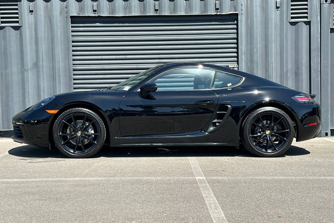 2025 Porsche 718 Cayman - Image 2 of 4