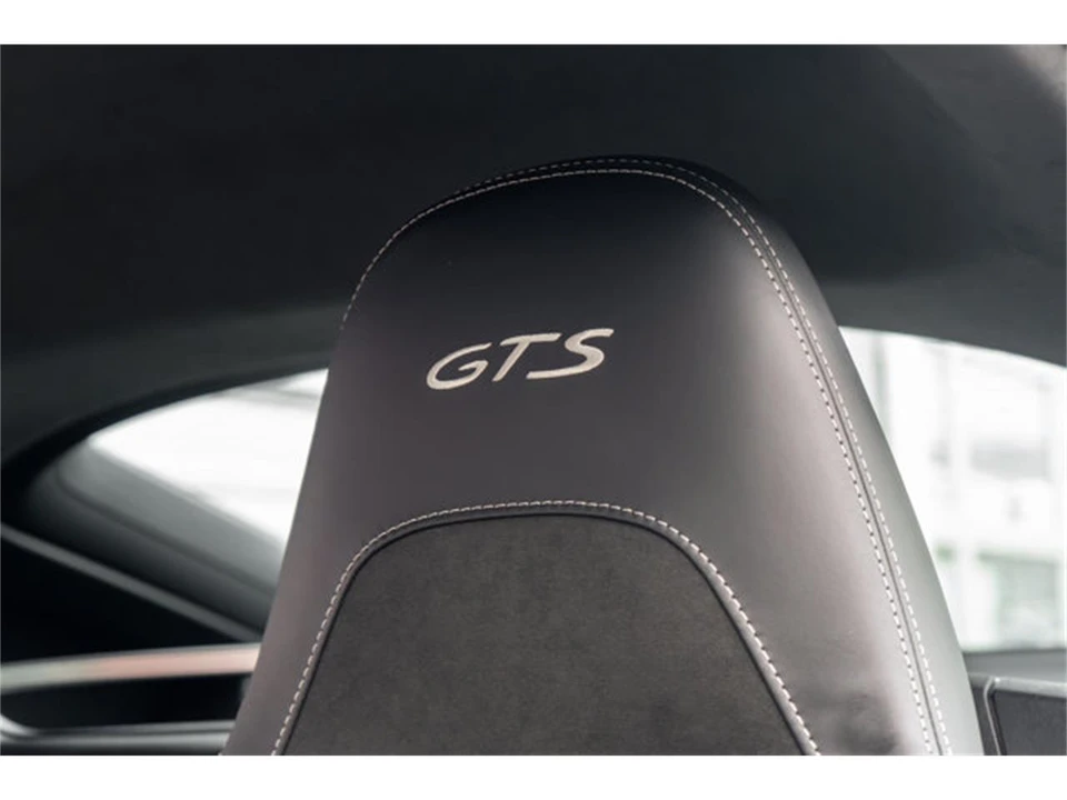 2025 Porsche 718 Cayman - Image 10 of 12